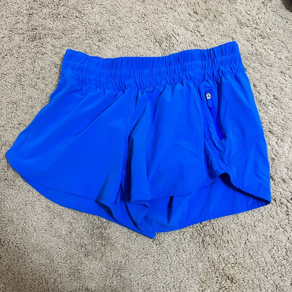 7 pairs of size 8 lulu lemon shorts